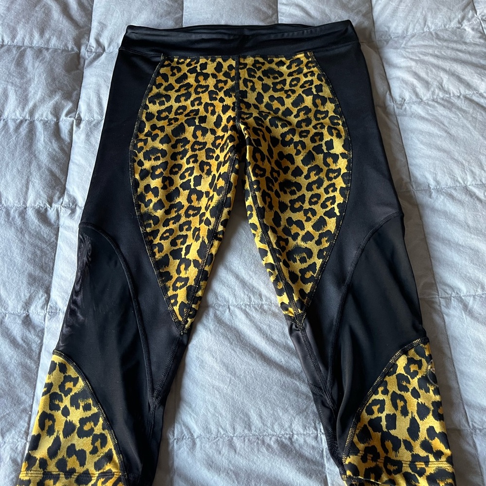Zumba®️ Pachanga La Gozadera Cheetah Print Capri Leggings